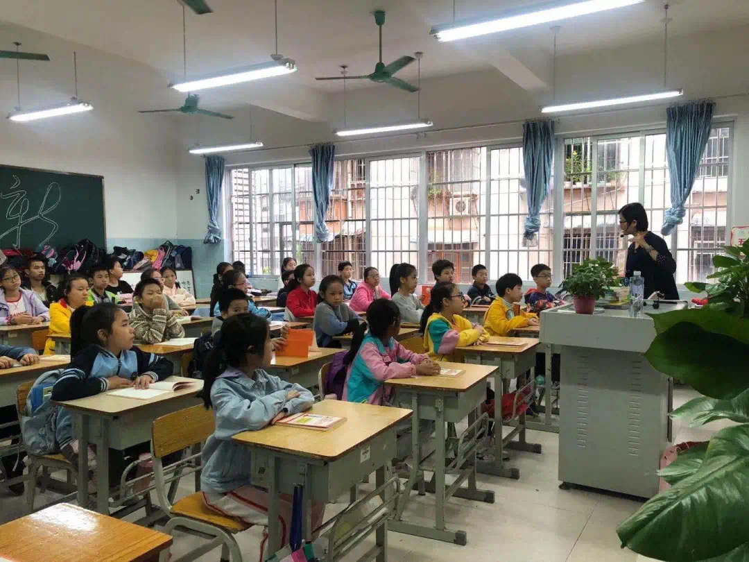广西邕华图书有限公司深化社店合作，助推党史学习教育进校园