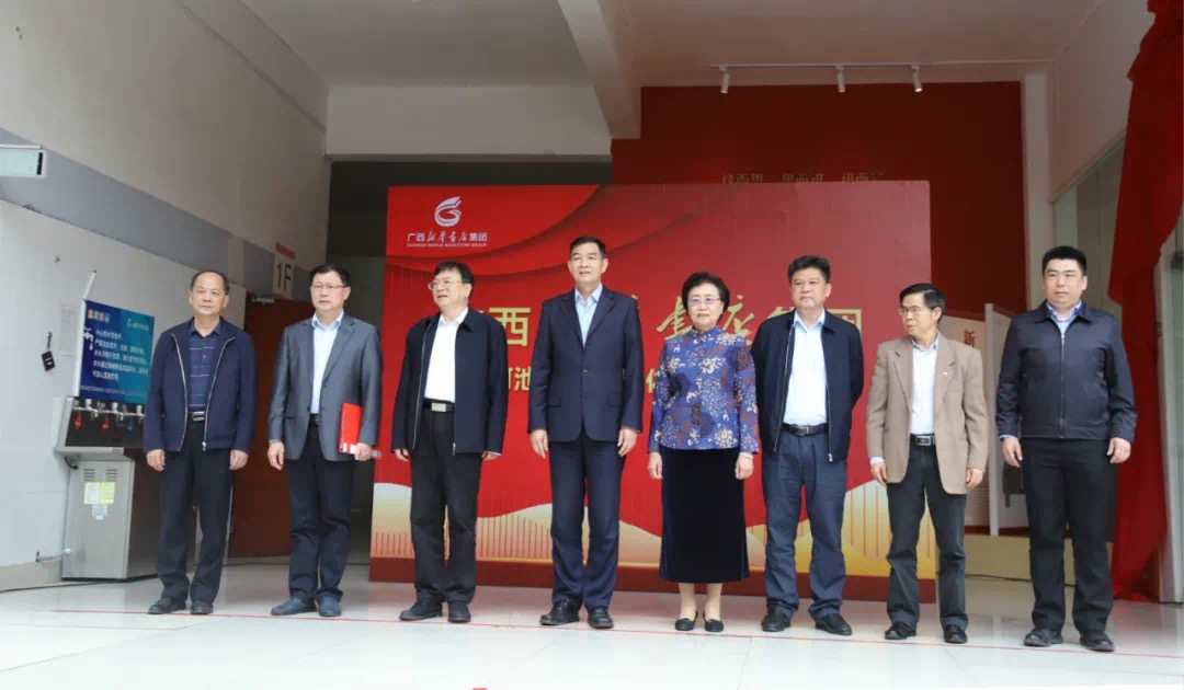 建设书香校园  推动全民阅读丨广西新华书店集团股份有限公司河池学院阅读体验中心正式启用