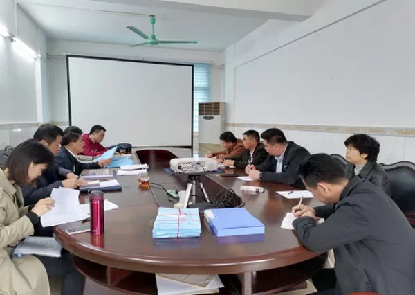 广西出版传媒集团领导率队到横县、岑溪市、武宣县、河池市宜州区新华书店有限公司调研