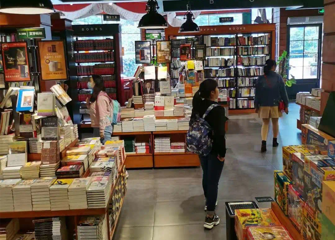 广西邕华图书有限公司参观学习传经验，取长补短促发展