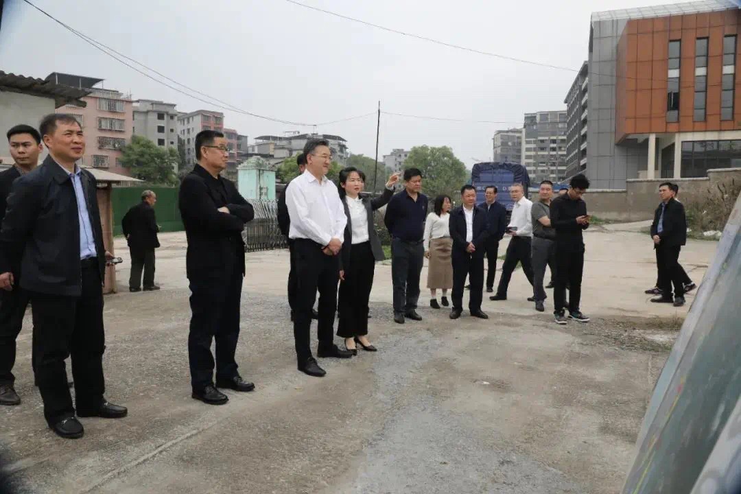 自治区党委宣传部王晓华一行到新华·漓江文化广场调研、广西出版传媒集团有限公司向润华一行到桂林开展调研指导