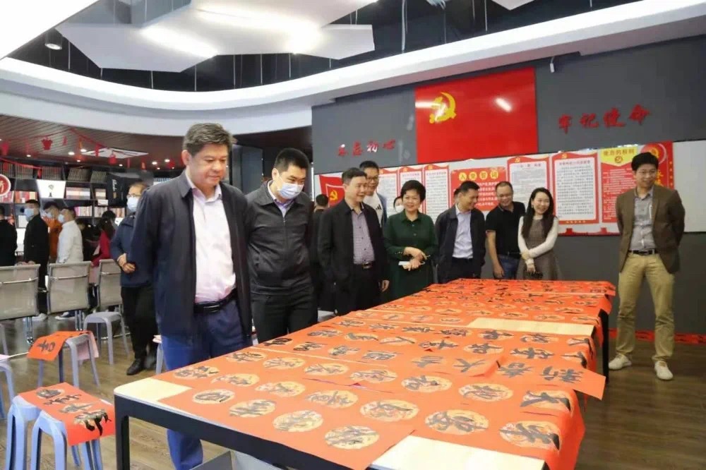 广西新华书店集团股份有限公司开展2021年“迎新春送春联”活动