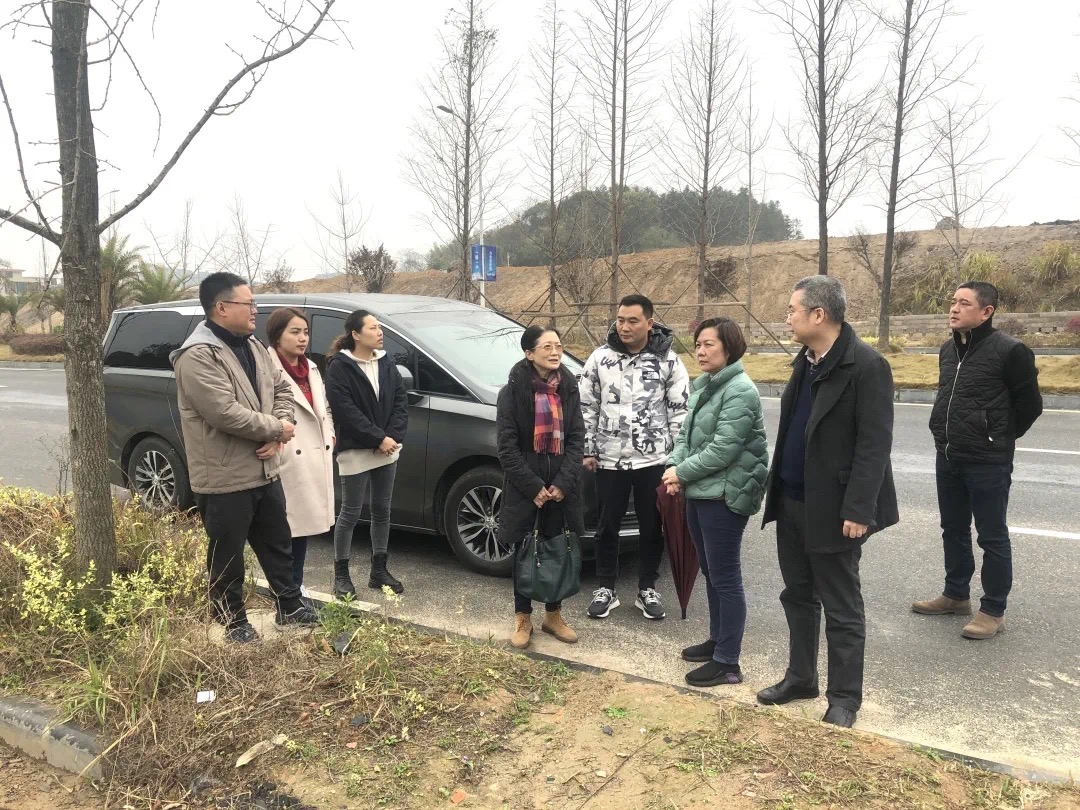 广西出版传媒集团有限公司总会计师赵惠娟一行到兴安县新华书店有限公司调研指导