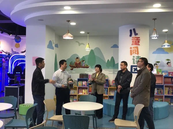 平乐县委常委、宣传部部长周琥到平乐县新华书店有限公司调研