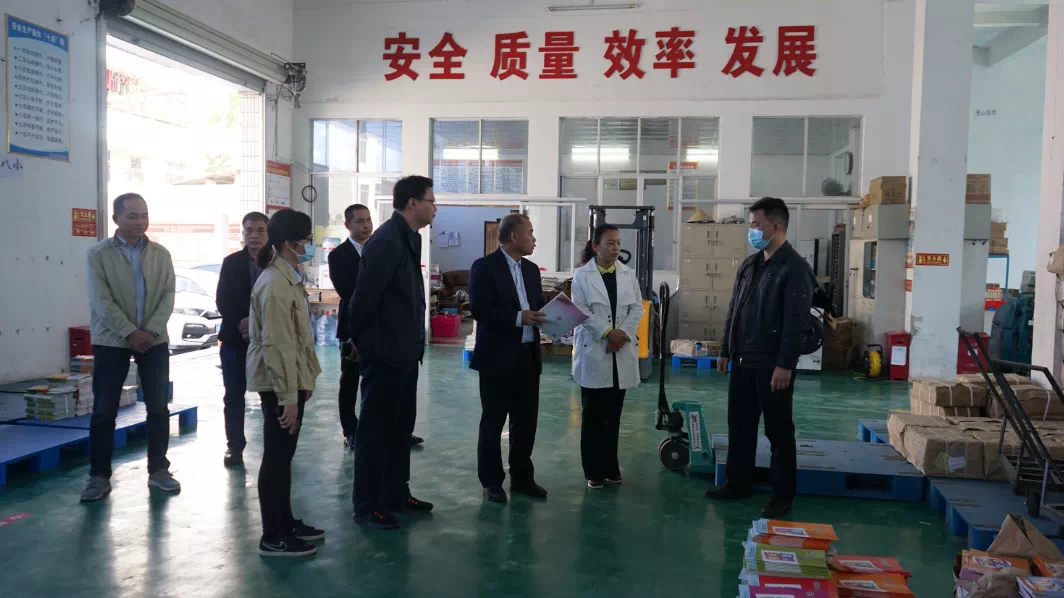 灵山县委宣传部领导到灵山县新华书店有限公司调研